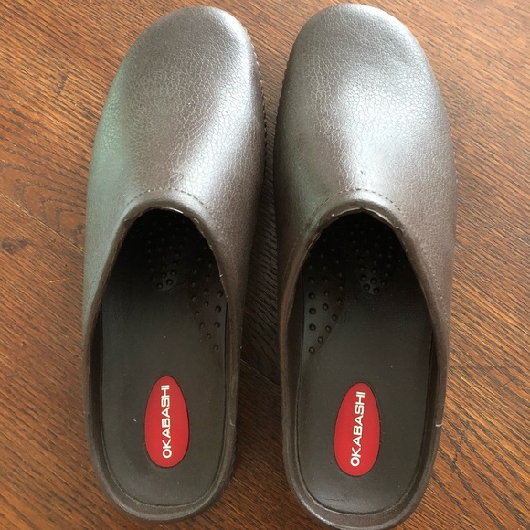 comfortable stylish clogs